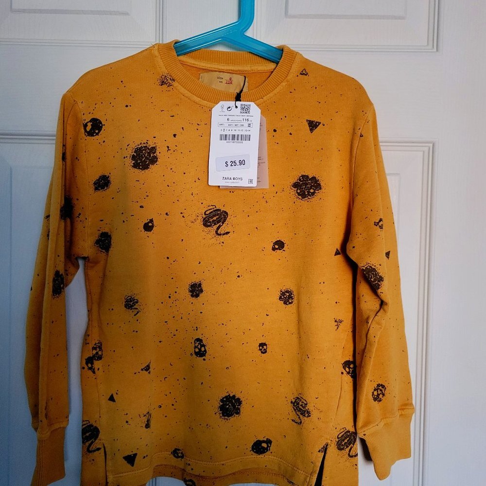 NWT ZARA BOYS SWEAT SHIRT WITH SKULLS PRINT SIZE 6
